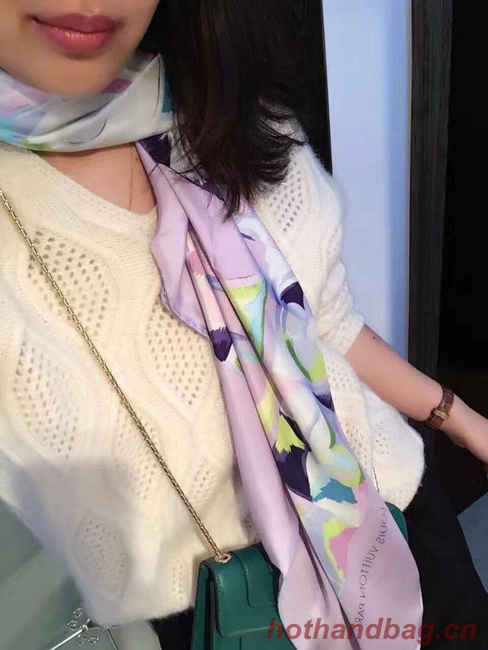 Louis Vuitton Scarf LVS00171